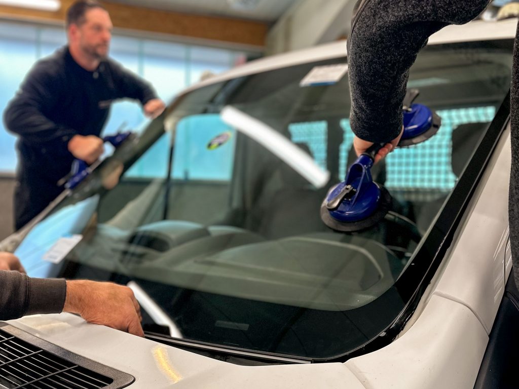 Frontscheibenaustausch bei AutolackXpress in Bad-Sooden Allendorf