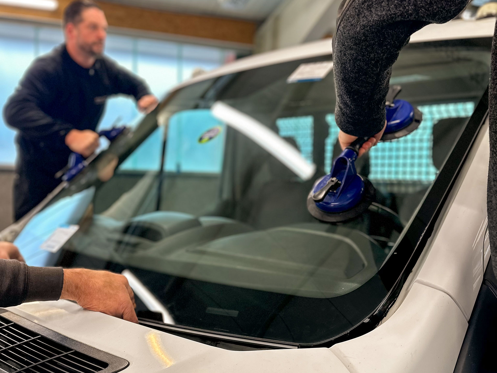 Frontscheibenaustausch bei AutolackXpress in Bad-Sooden Allendorf