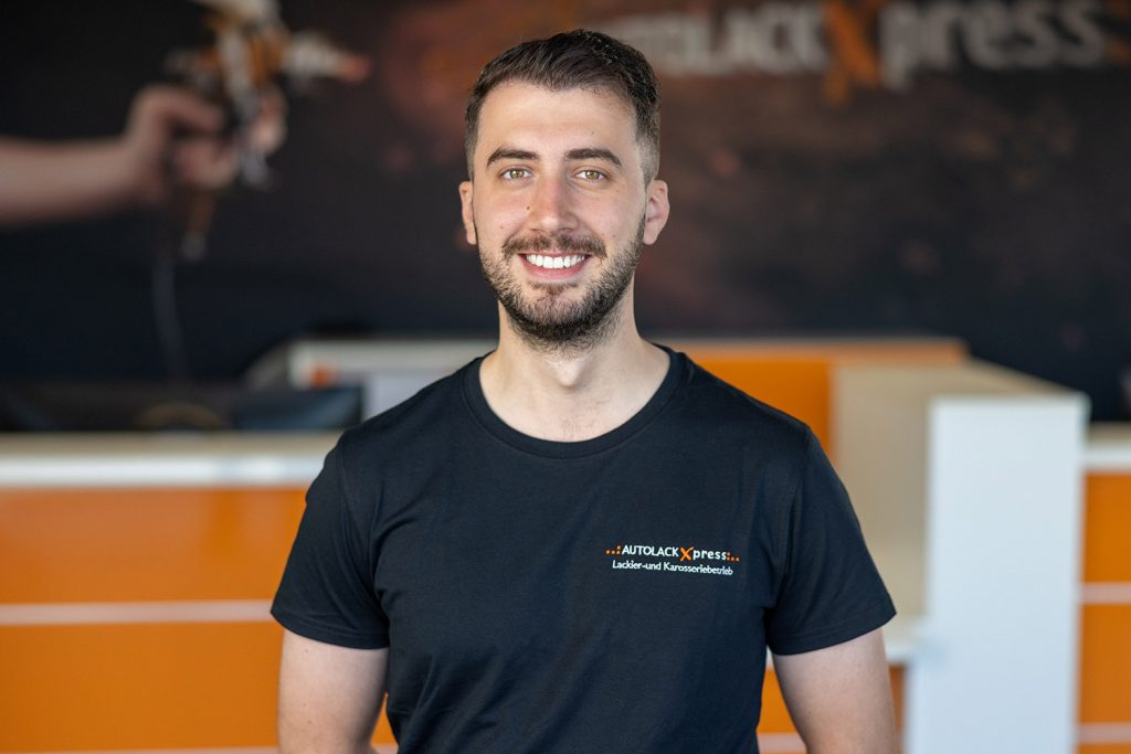 Mitarbeiter Denis Toska – Fahrzeuglackierer und Colourist, AutolackXpress Bad Sooden-Allendorf